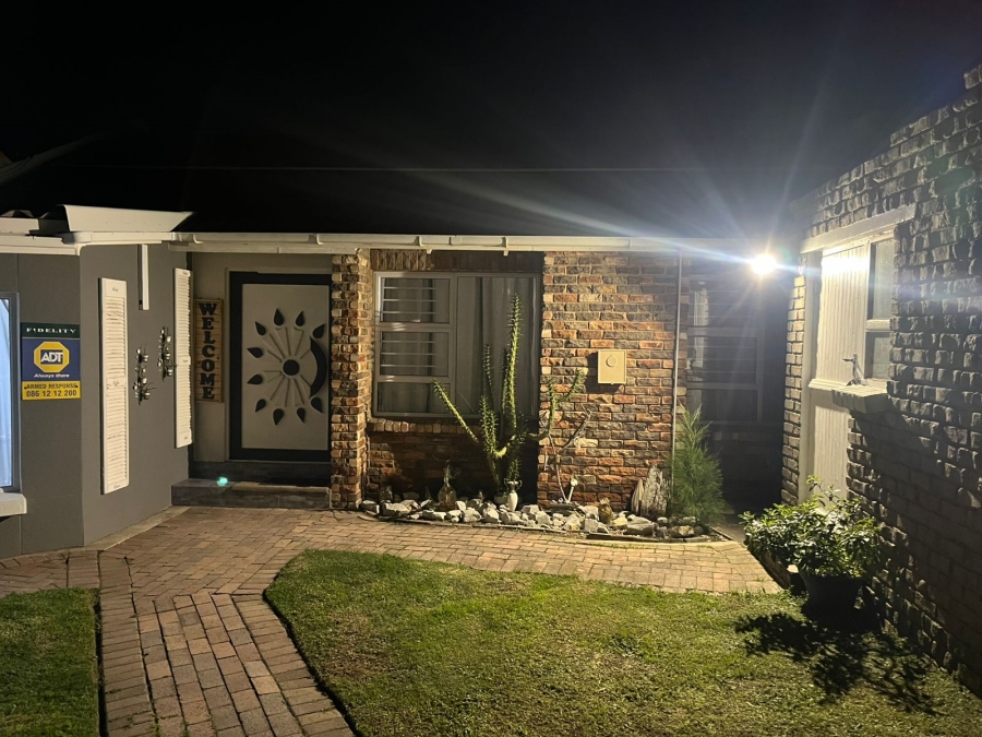6 Bedroom Property for Sale in Sherwood Eastern Cape